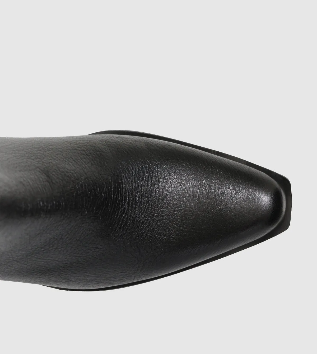 Alexane Chelsea Boots by Beau Coops