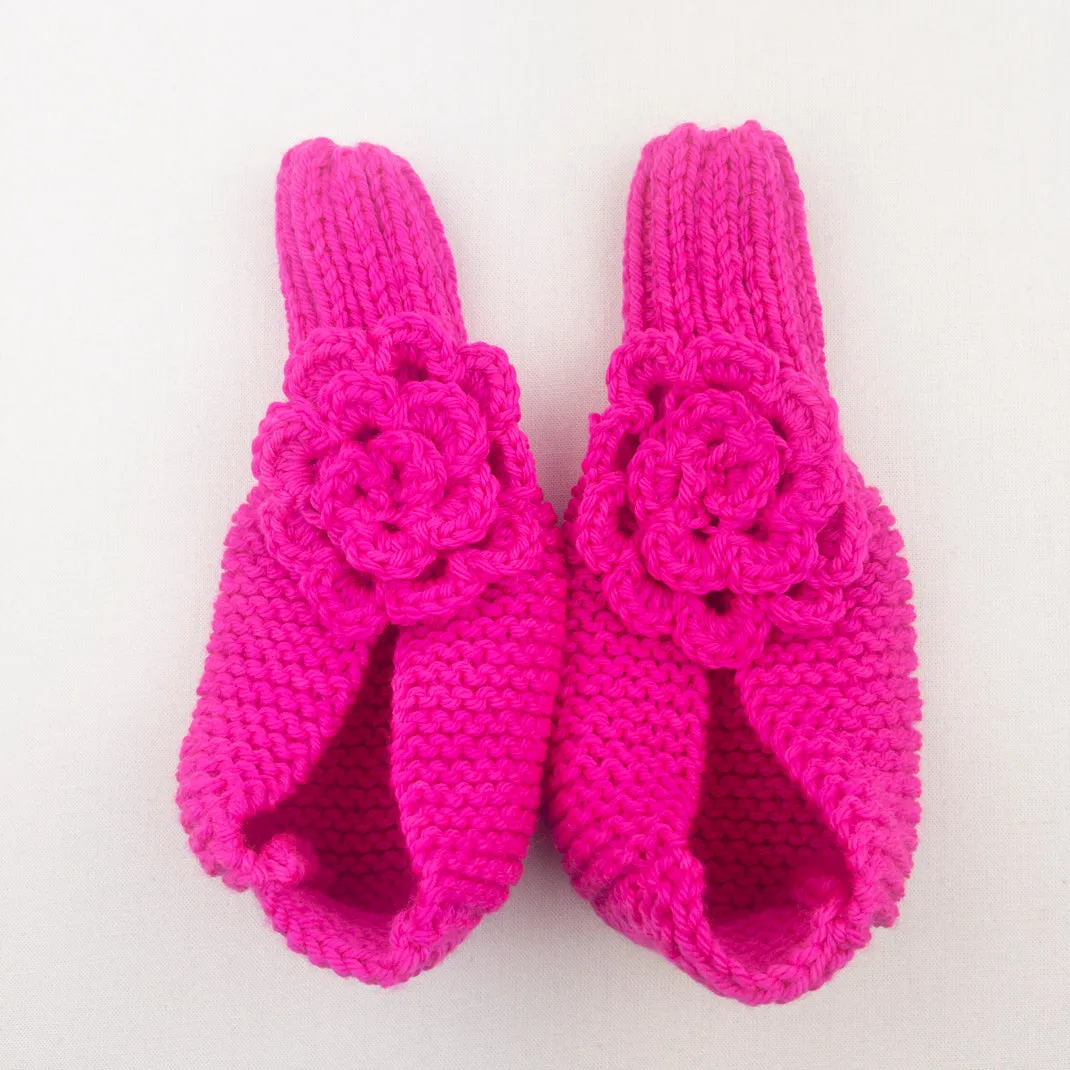 Atelier Easy Slippers Knitting Kit | Knitted Wit Merino Worsted & Knitting Pattern (#413)