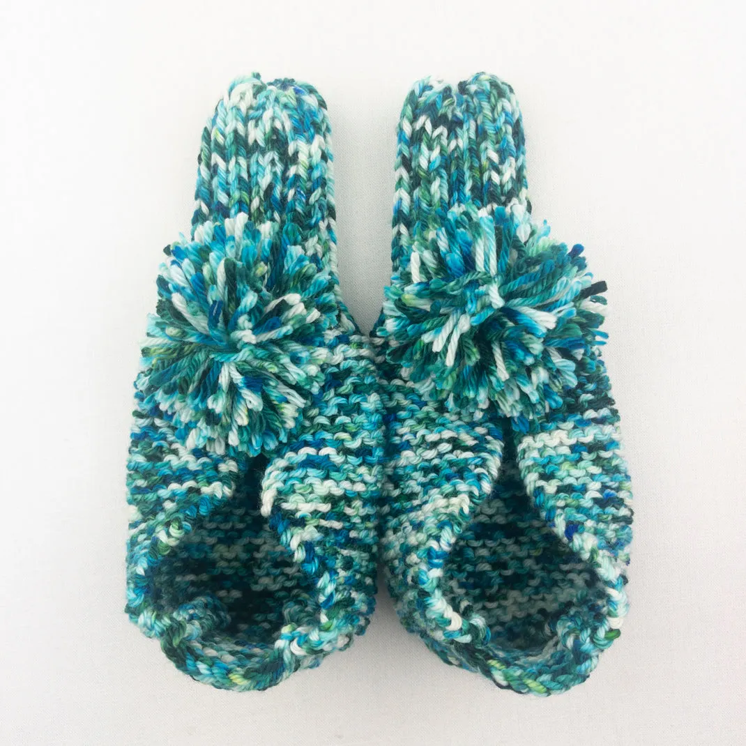 Atelier Easy Slippers Knitting Kit | Knitted Wit Merino Worsted & Knitting Pattern (#413)