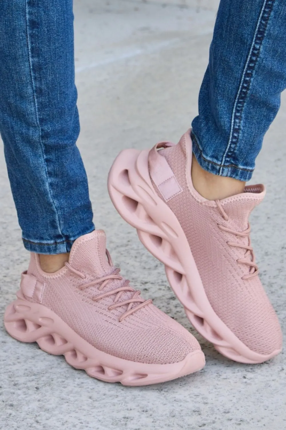 Forever Link Mesh Breathable Platform Athletic Shoes