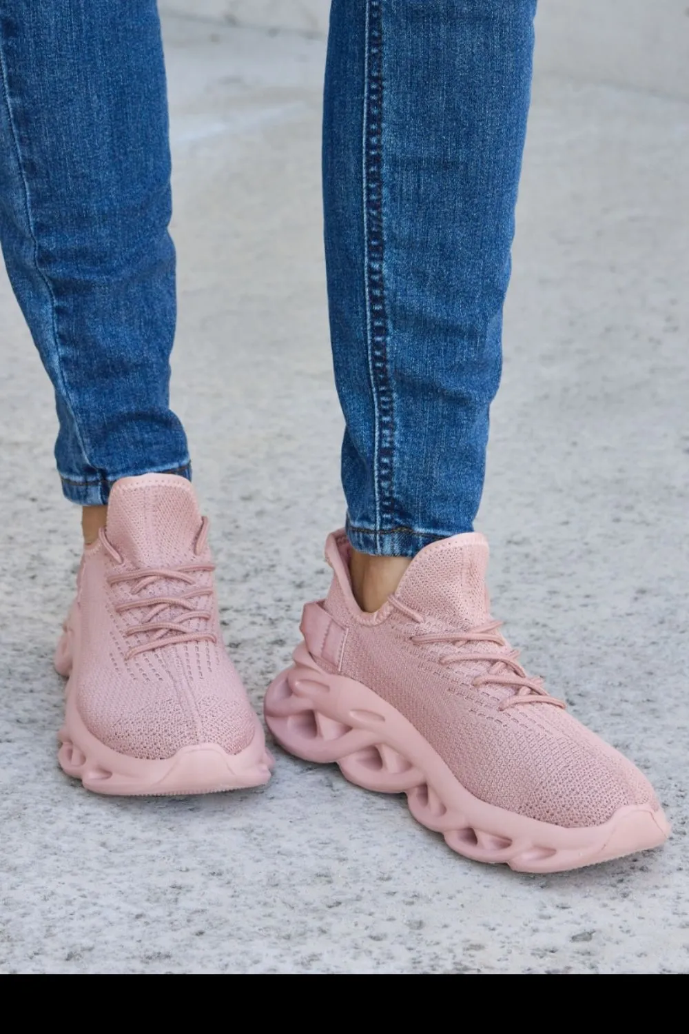 Forever Link Mesh Breathable Platform Athletic Shoes