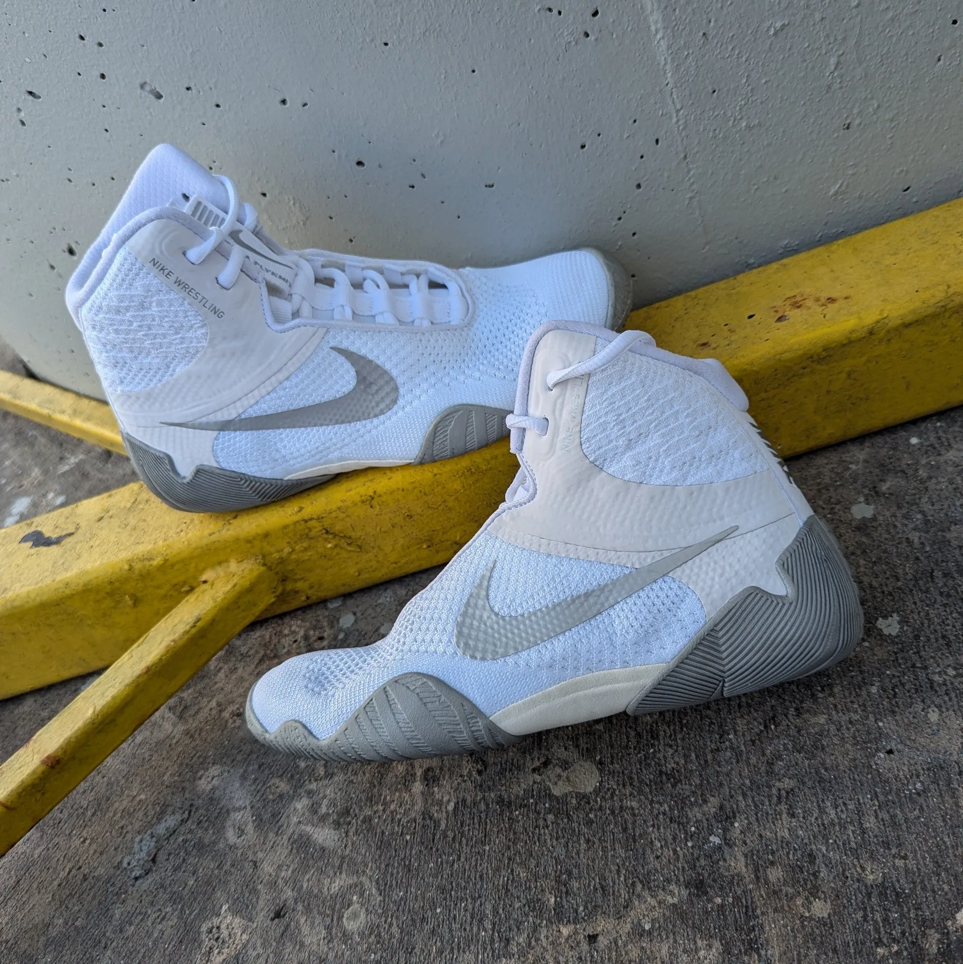 NIKE SHOES TAWA WRESTLING WHITE/SILVER