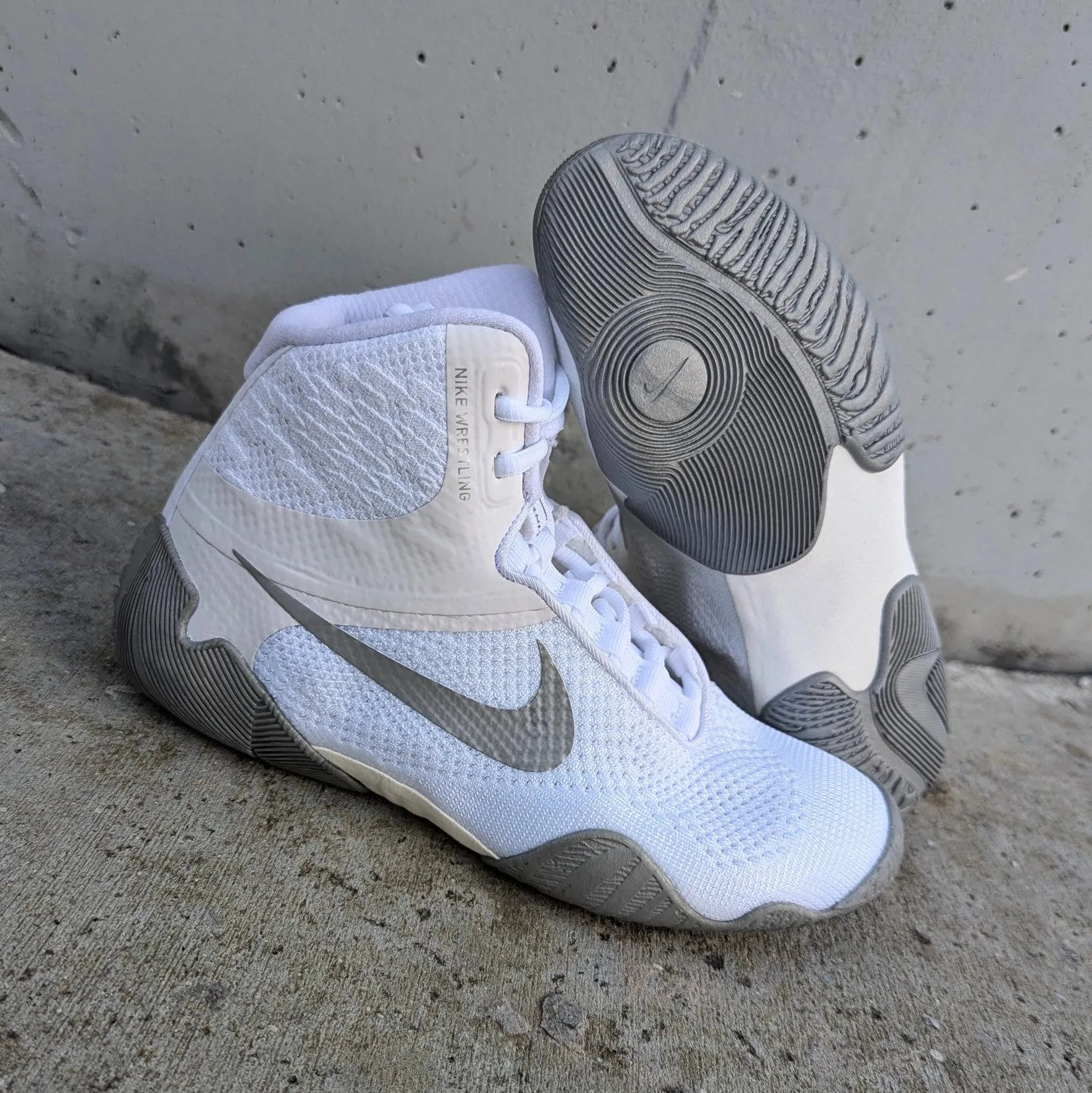 NIKE SHOES TAWA WRESTLING WHITE/SILVER