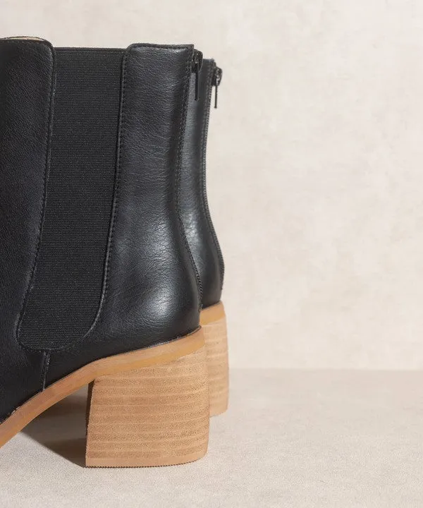 Olivia-Chelsea Heel Boots