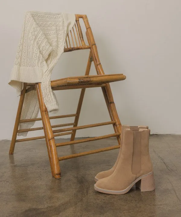 Olivia-Chelsea Heel Boots