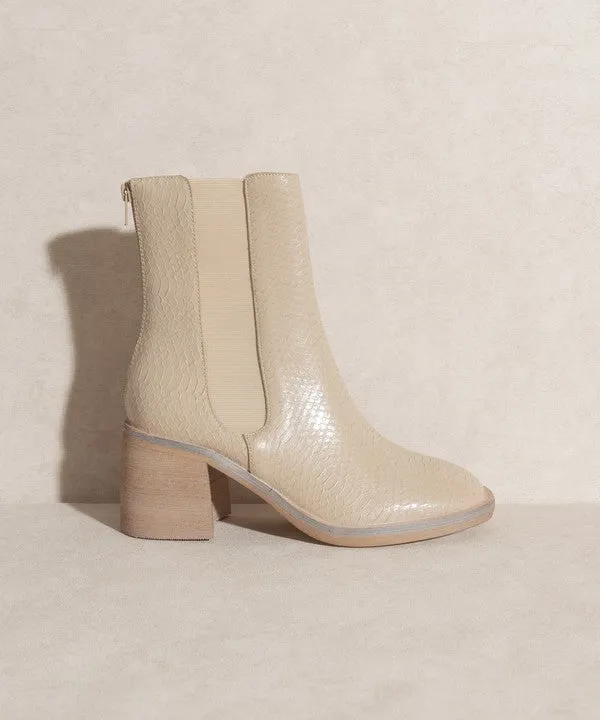 Olivia-Chelsea Heel Boots