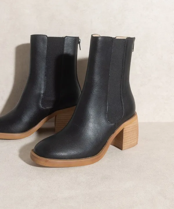 Olivia-Chelsea Heel Boots