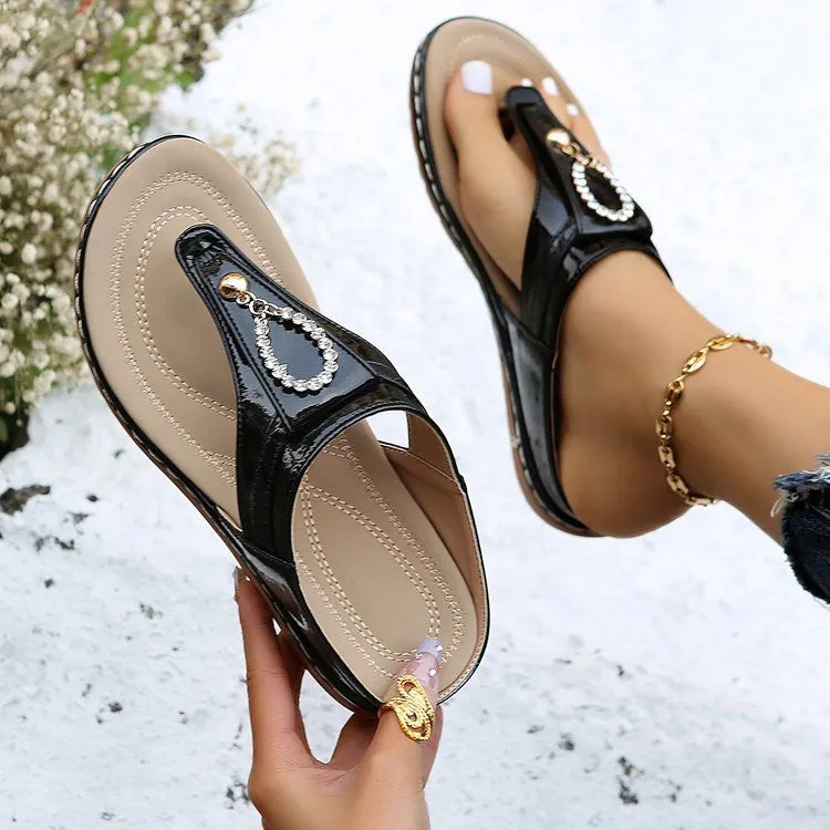 Trendy and orthopedic leather flipflops