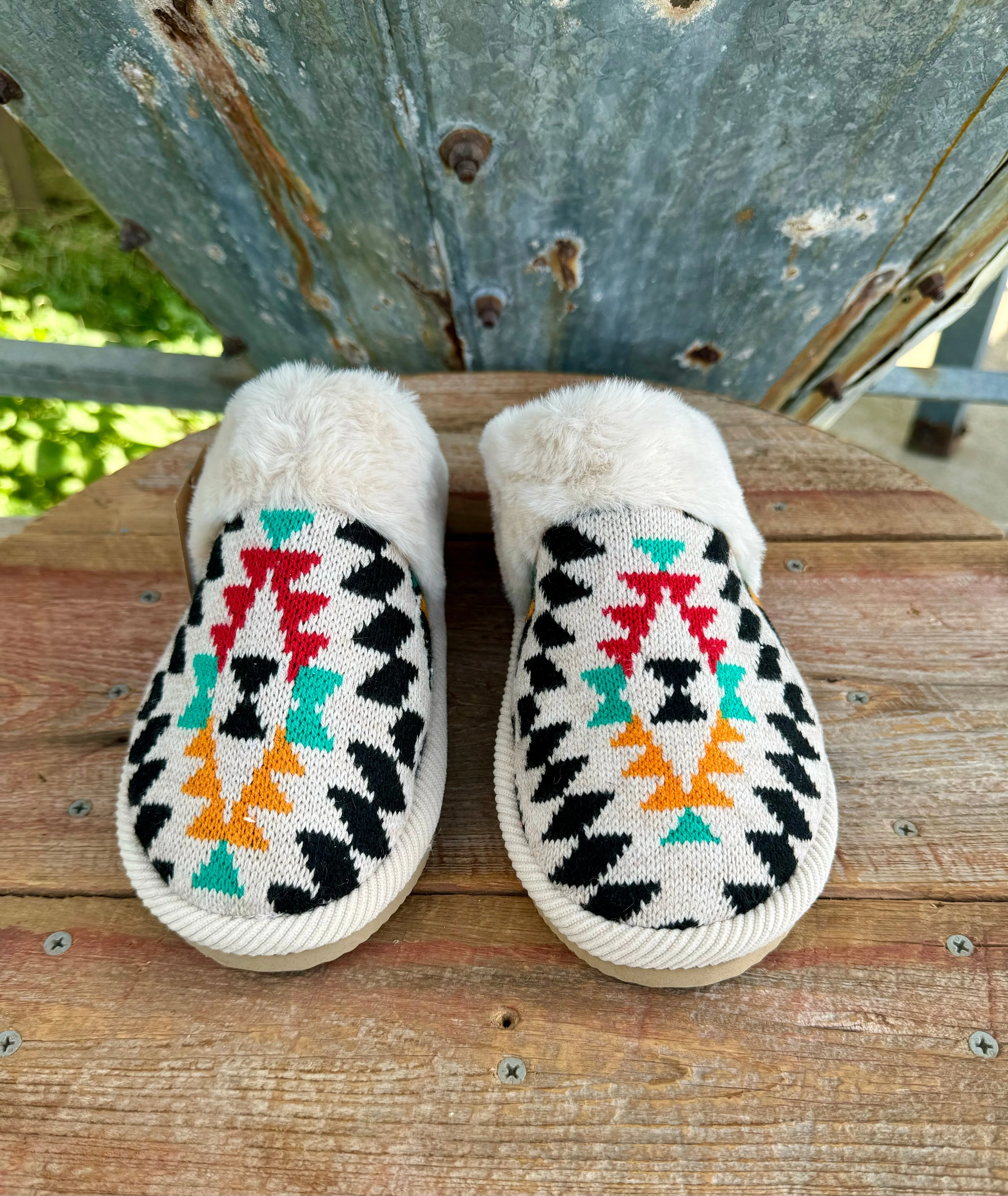 Tribal Print Beige Knitted Slippers