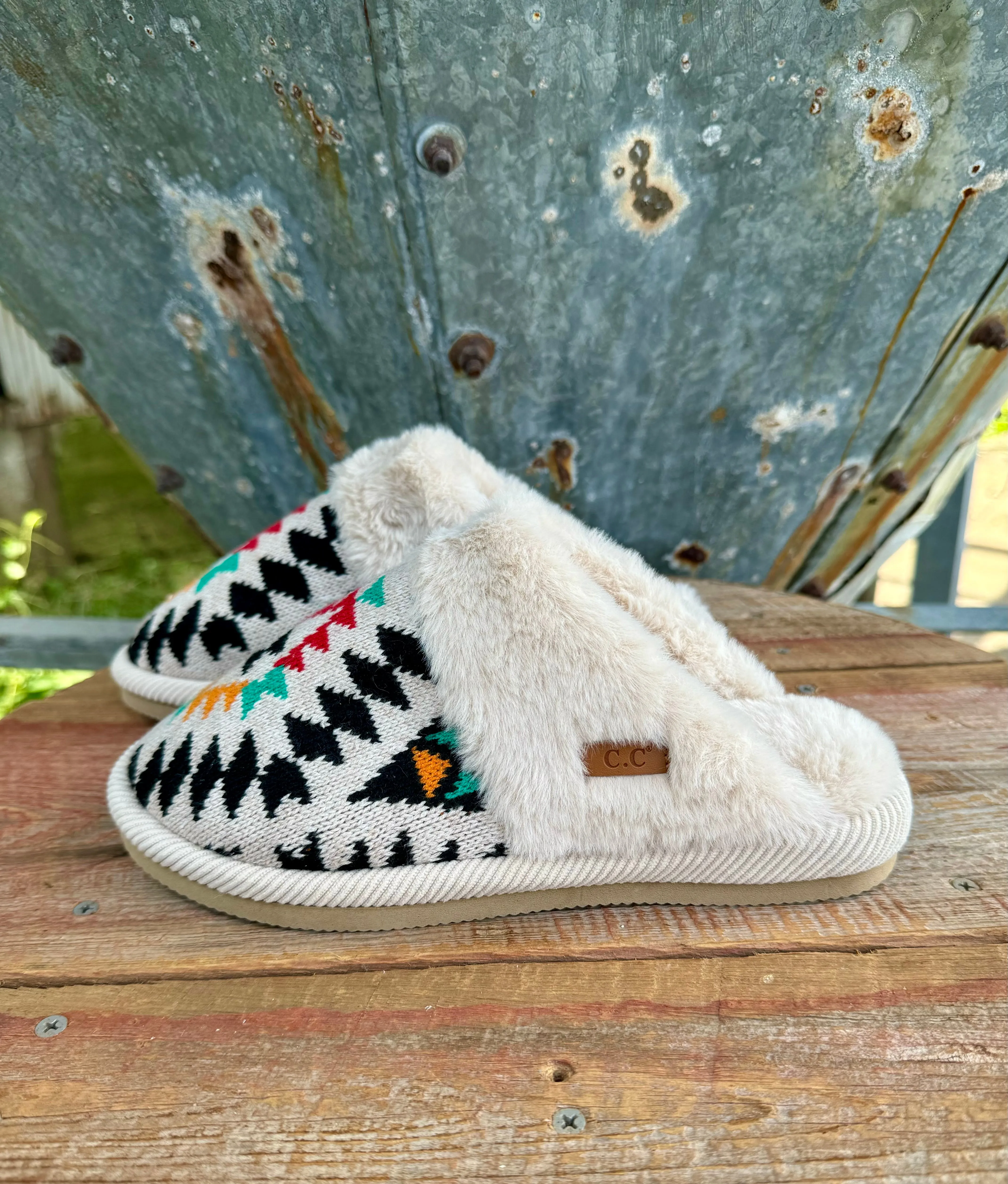 Tribal Print Beige Knitted Slippers