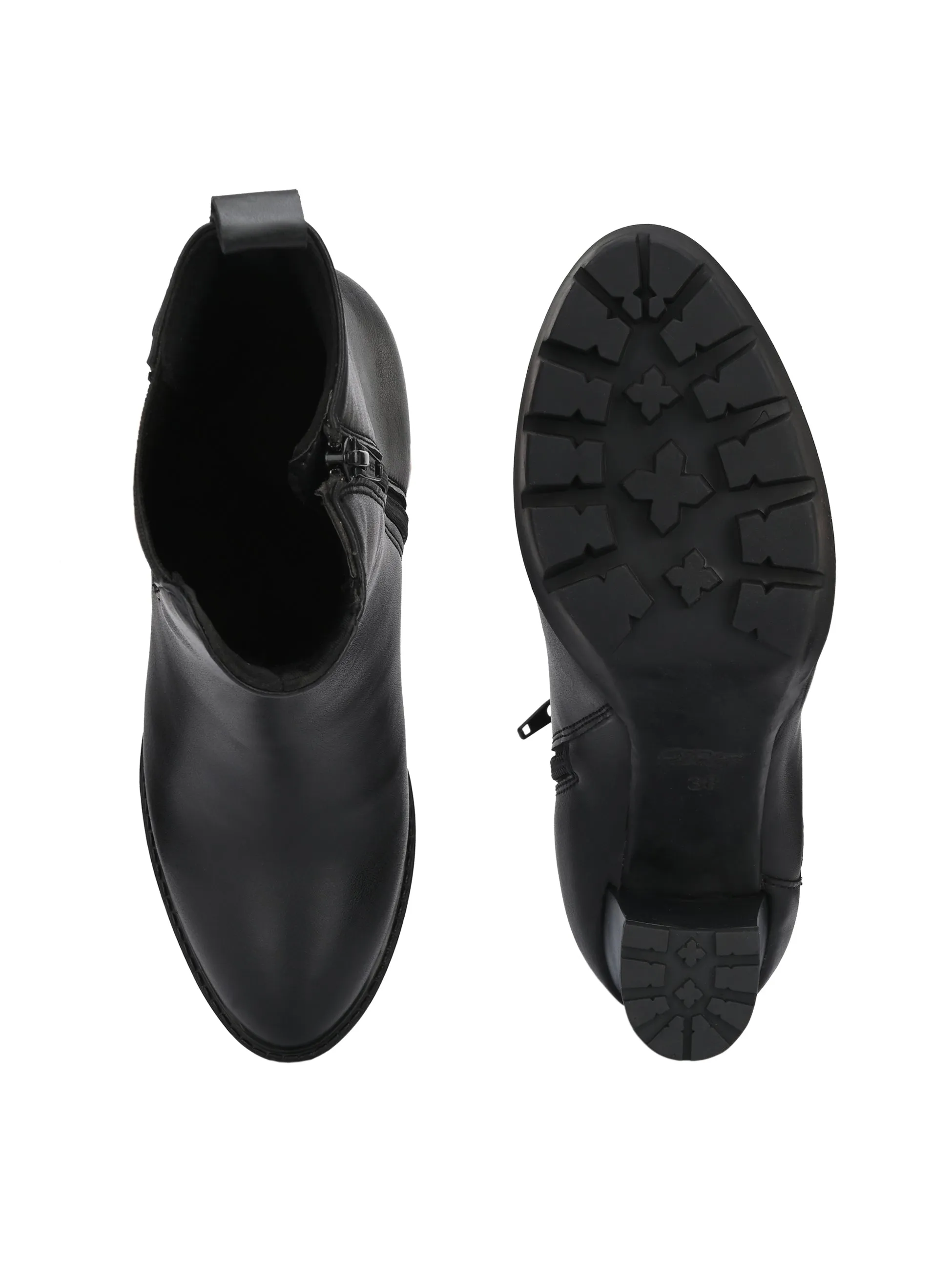 Veronica Chelsea Boots